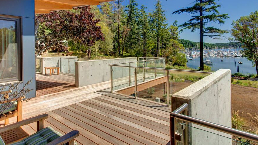 Glass railings by AGS Stainless