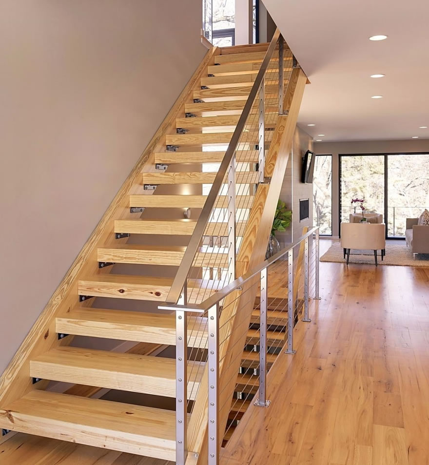 Residential single family home where top rail